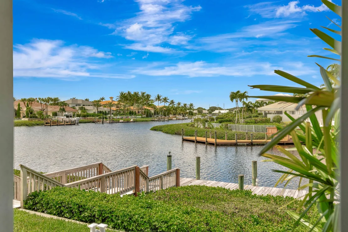 Photo of 185 Island Drive
