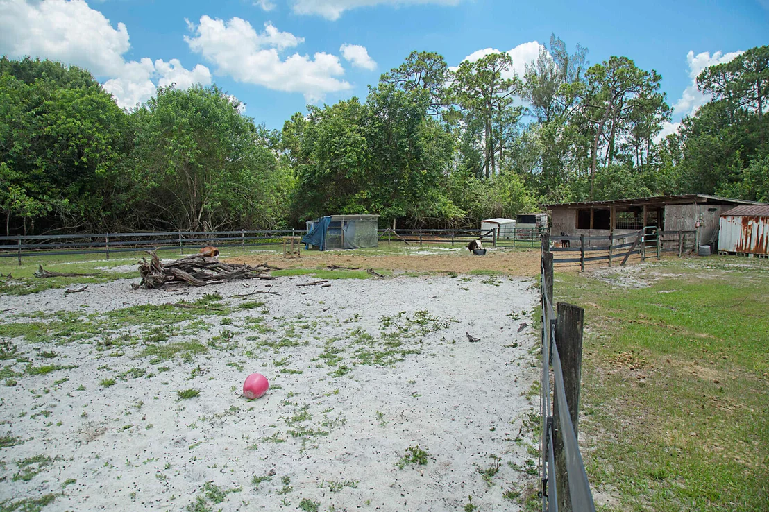 Photo of 3139 B Road