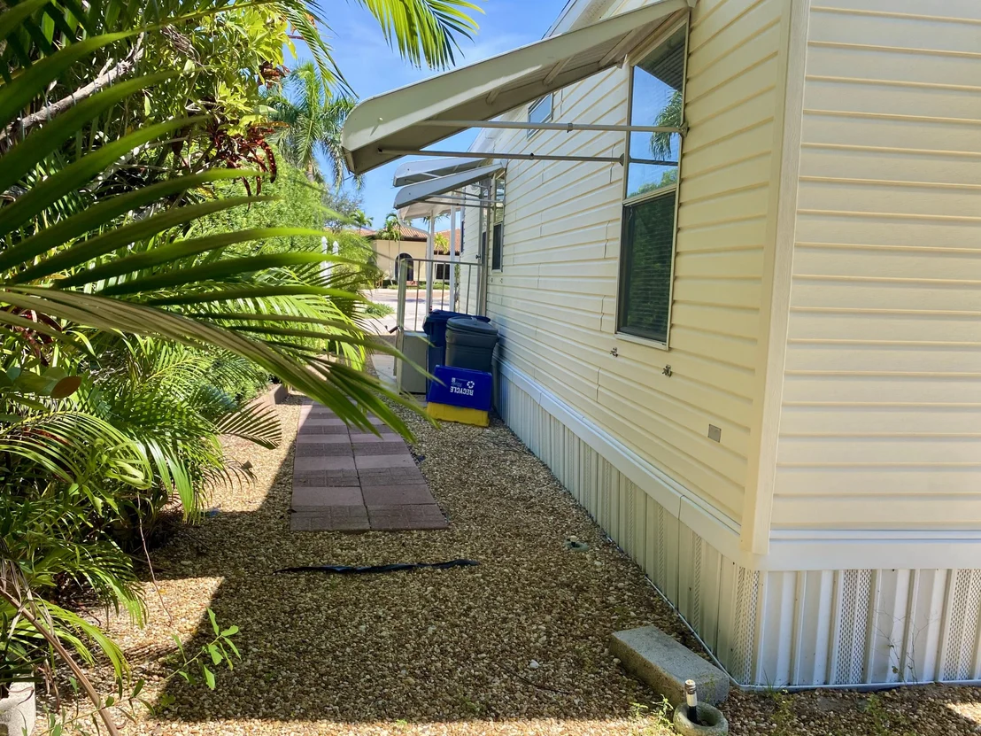 Photo of 400 N A1a 122