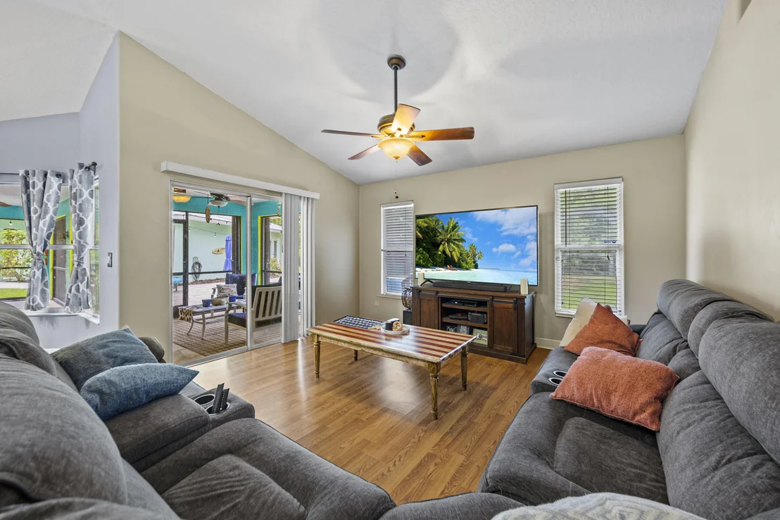 Photo of 6434 Mandarin Boulevard