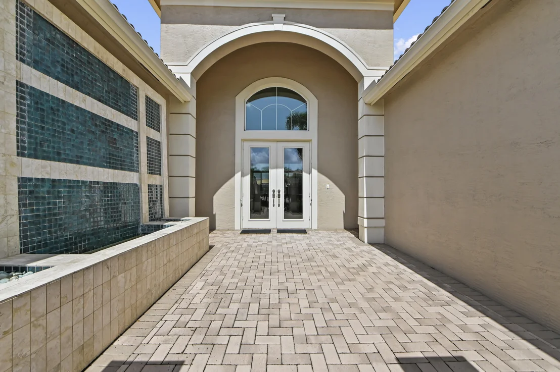 Photo of 10540 Whitewind Circle