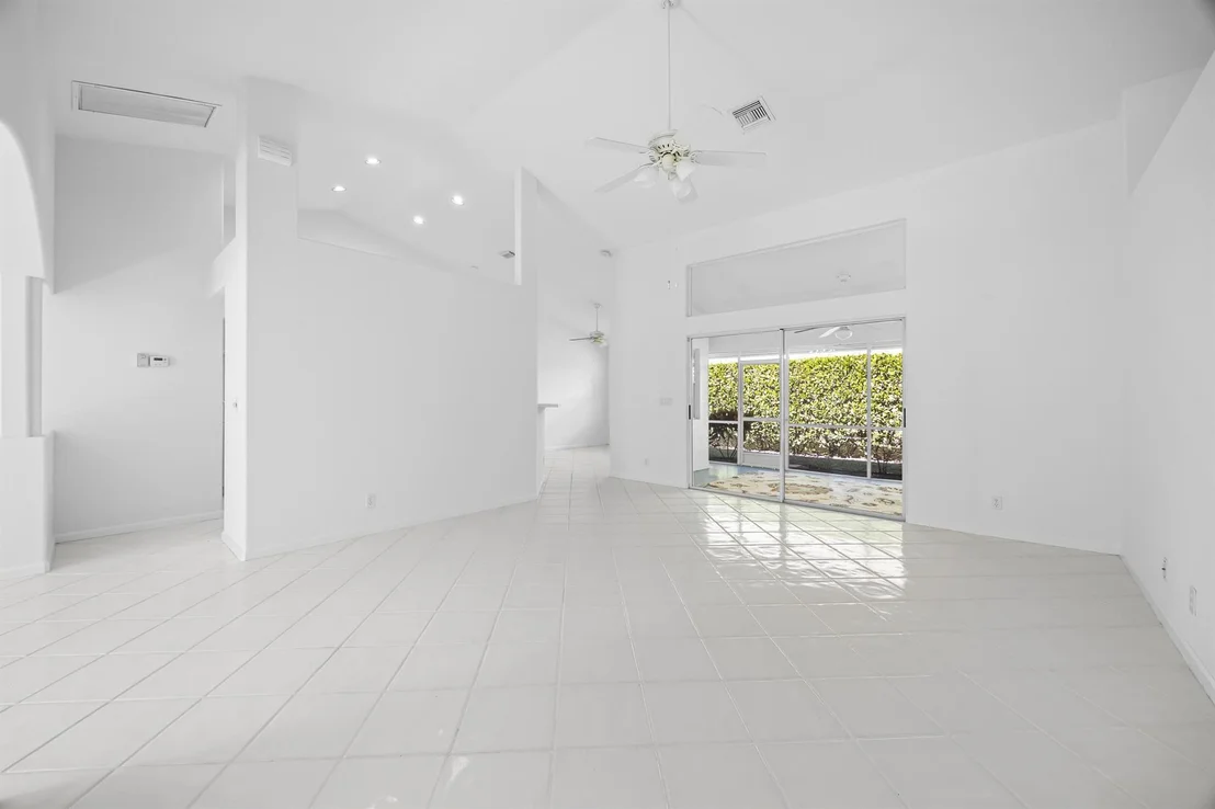 Photo of 1040 Egret Circle Circle N