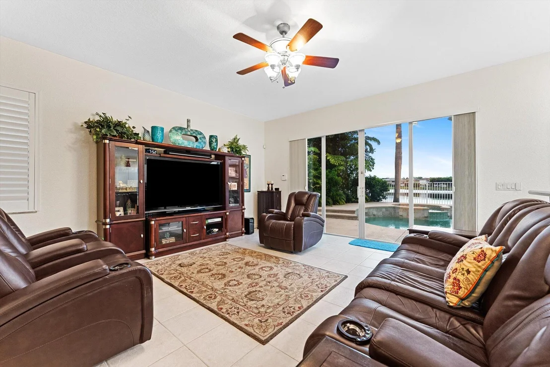 Photo of 1282 Beacon Circle
