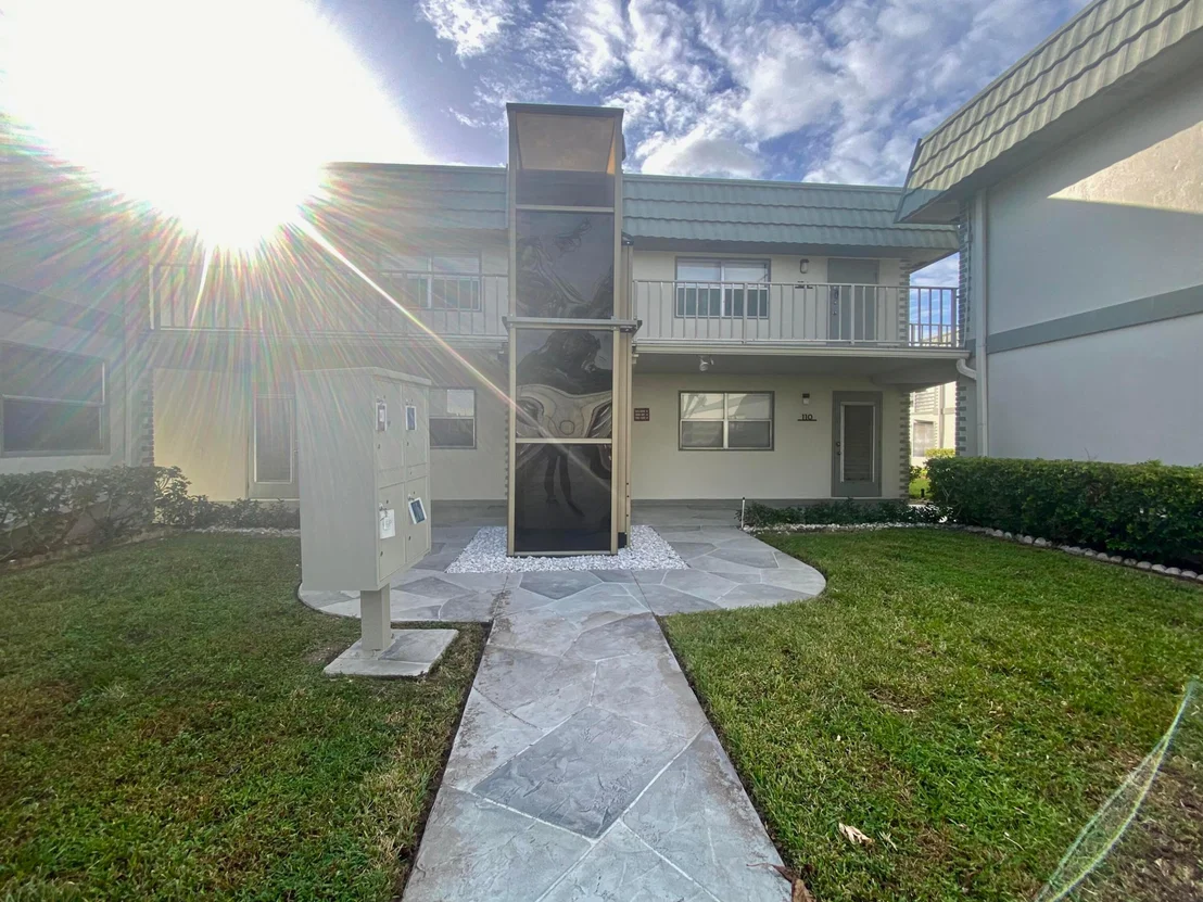 Photo of 113 Monaco C