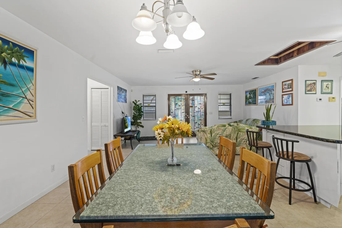 Photo of 1915 Eucalyptus Avenue