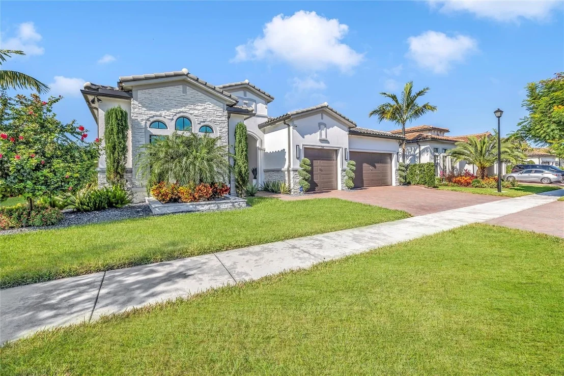 Photo of 7947 Juniper Drive