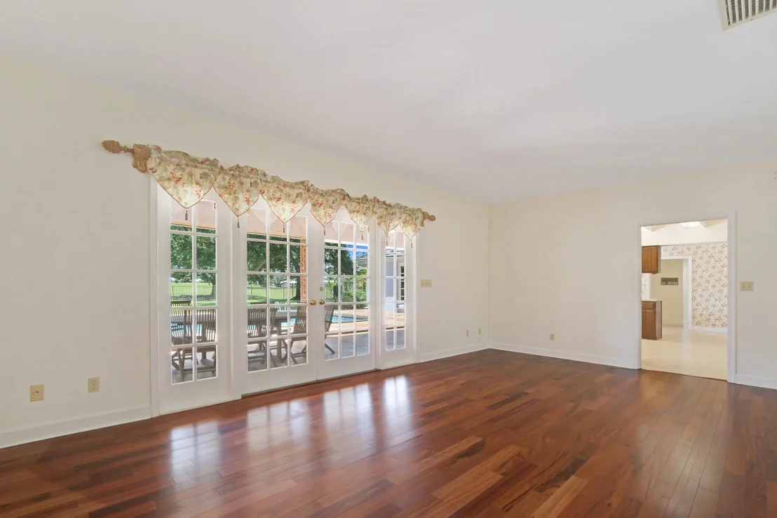 Photo of 409 Glenbrook Drive