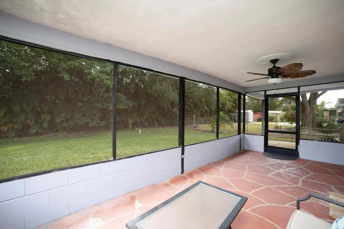 Photo of 6008 Palm Drive