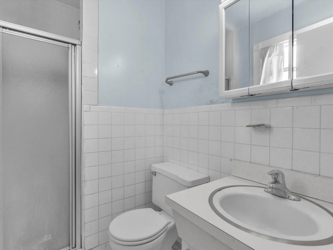 Photo of 533 Riverside Drive