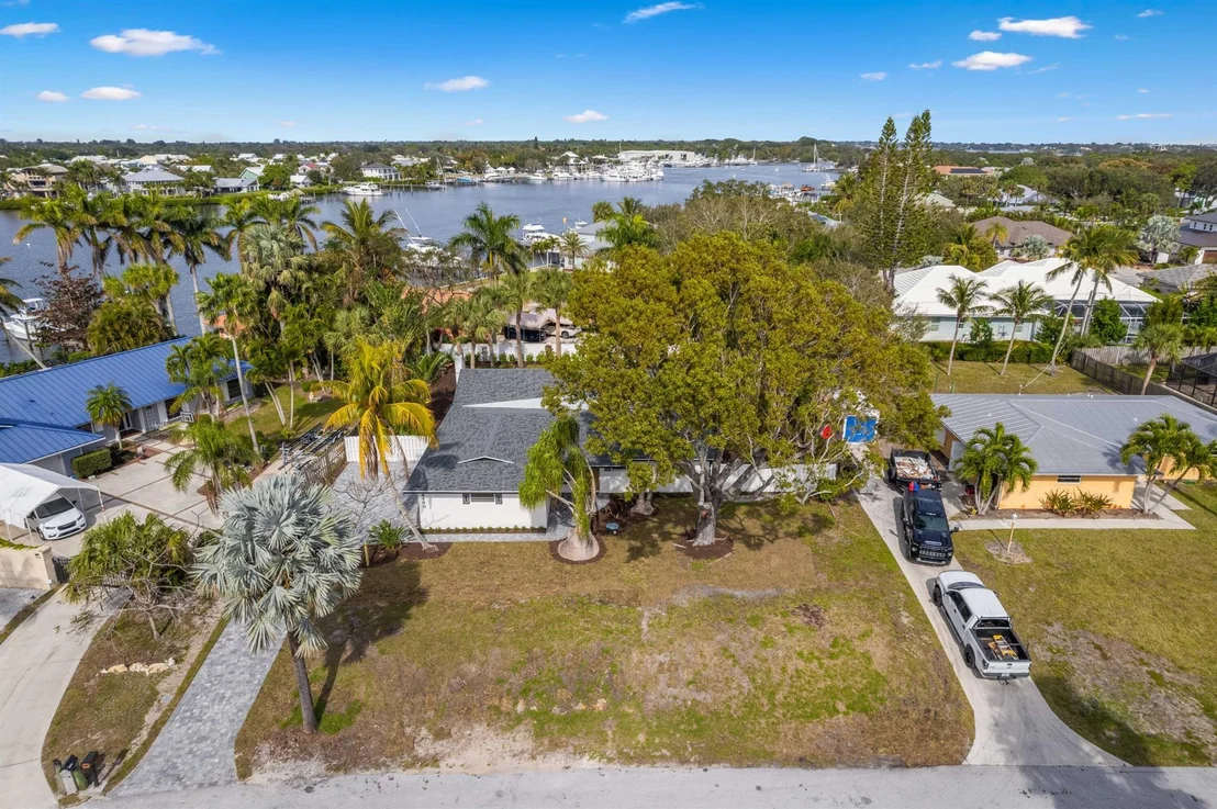 Photo of 4430 SE Bayshore Terrace