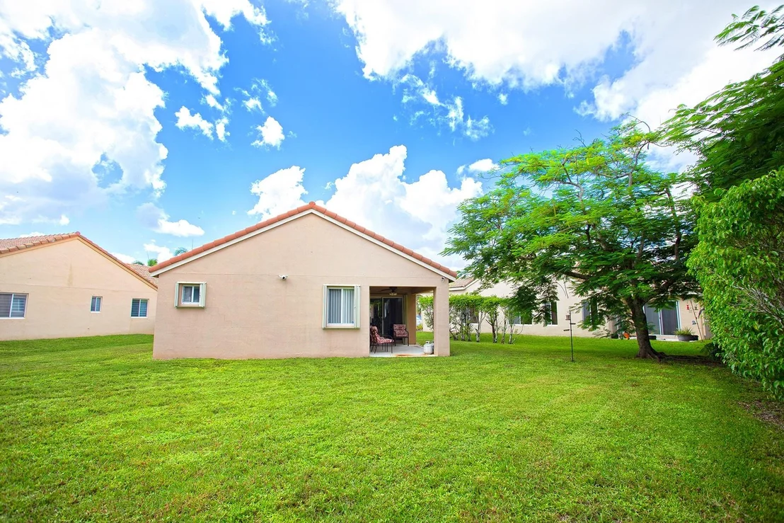 Photo of 1127 Alexander Bend