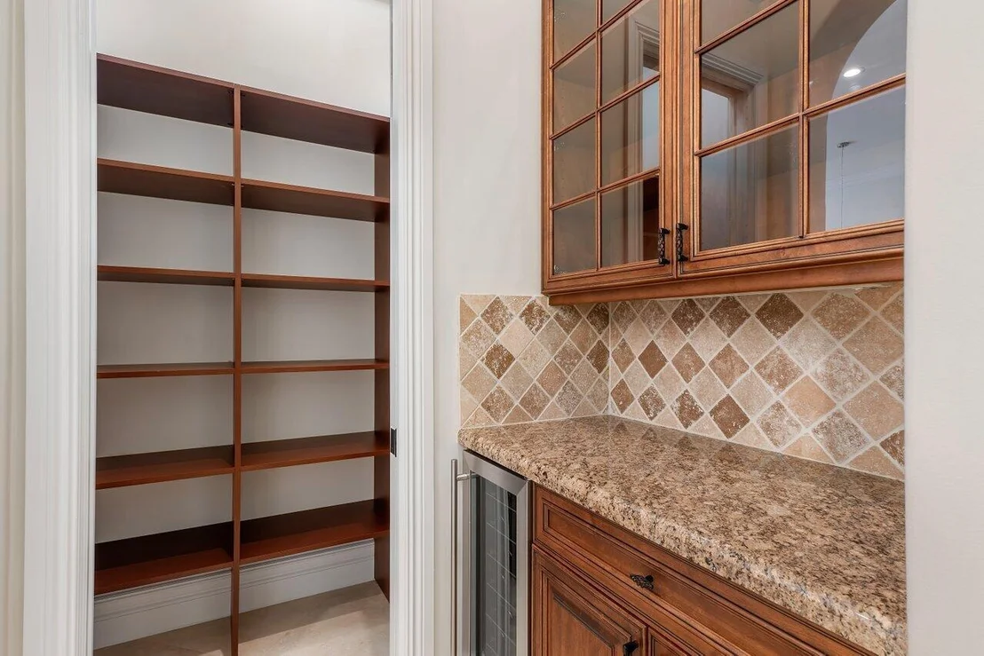Photo of 953 Banyan Drive