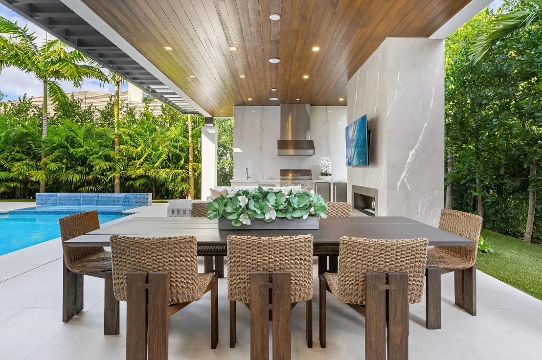 Photo of 2498 Queen Palm Road