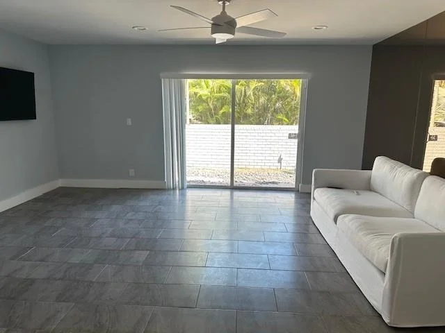 Photo of 1129 W Cypress Drive