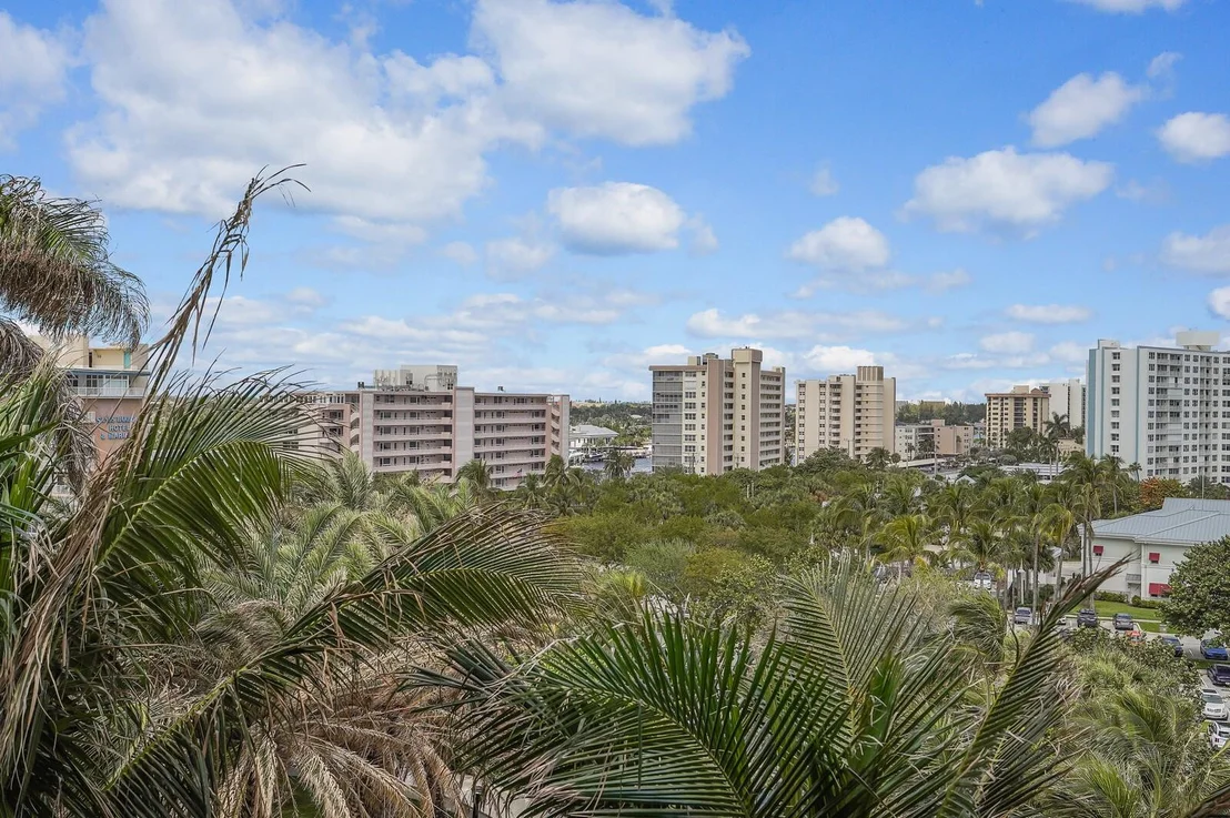 Photo of Unit 607 at 1 N Ocean Boulevard
