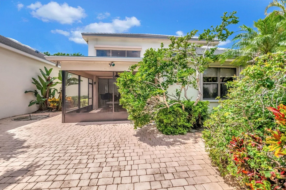 Photo of 20023 Waters Edge Drive