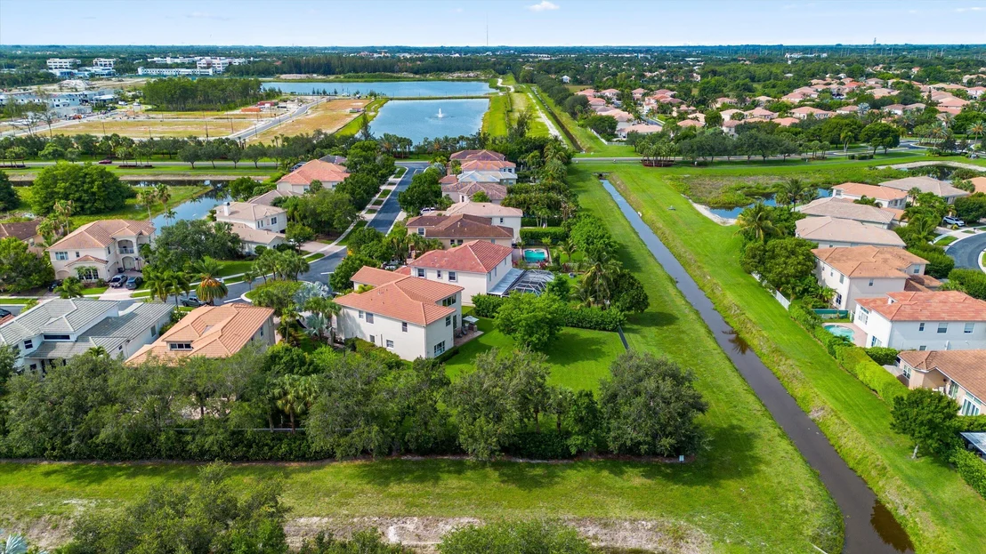 Photo of 1215 Creekside Drive
