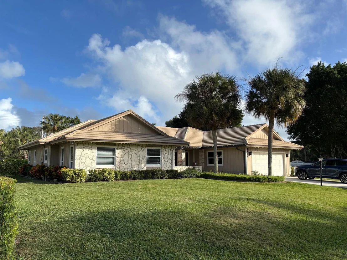 Photo of 3784 SE Fairway E