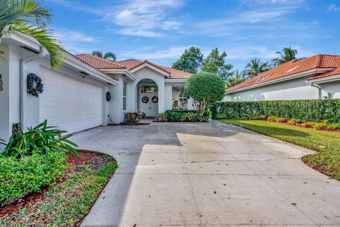 Photo of 156 S Hampton Drive