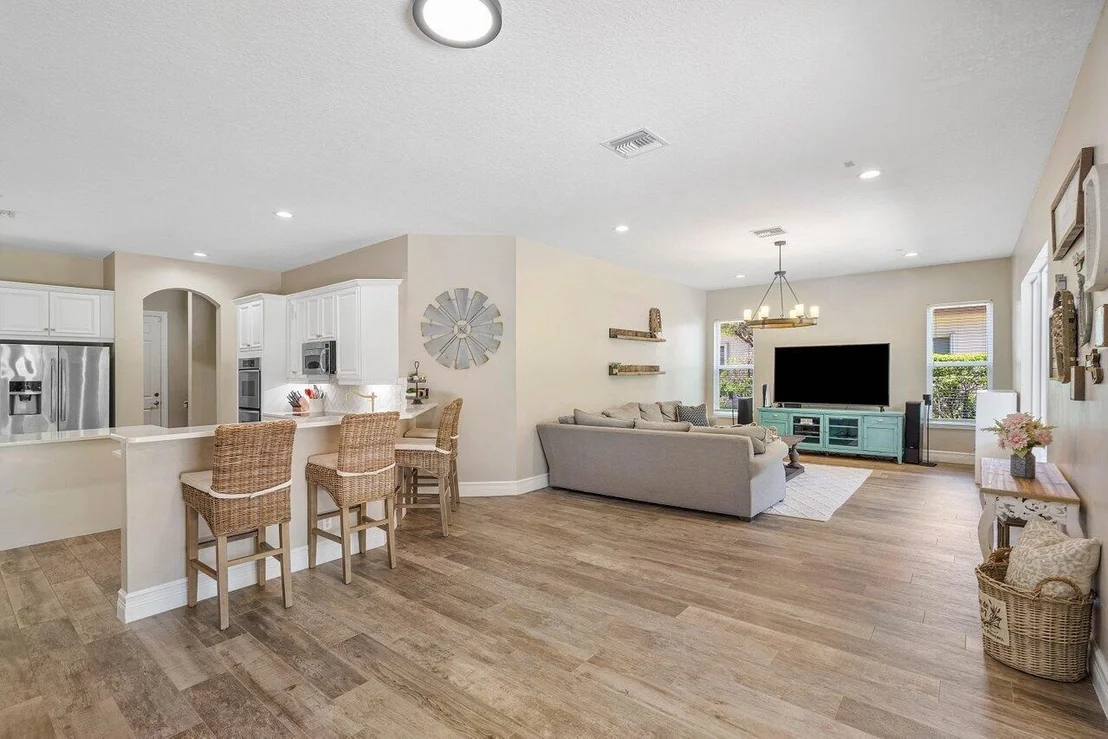 Photo of 644 Forest Bent Boulevard