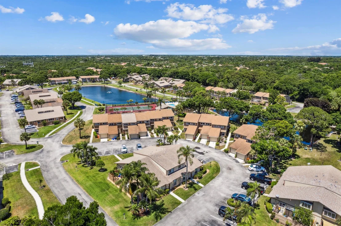 Photo of 353 Maplecrest Circle