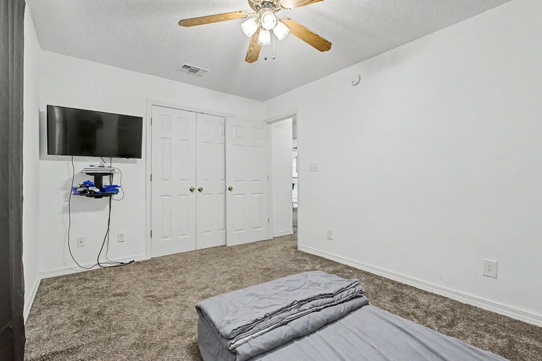 Photo of 7327 Glidden Lane