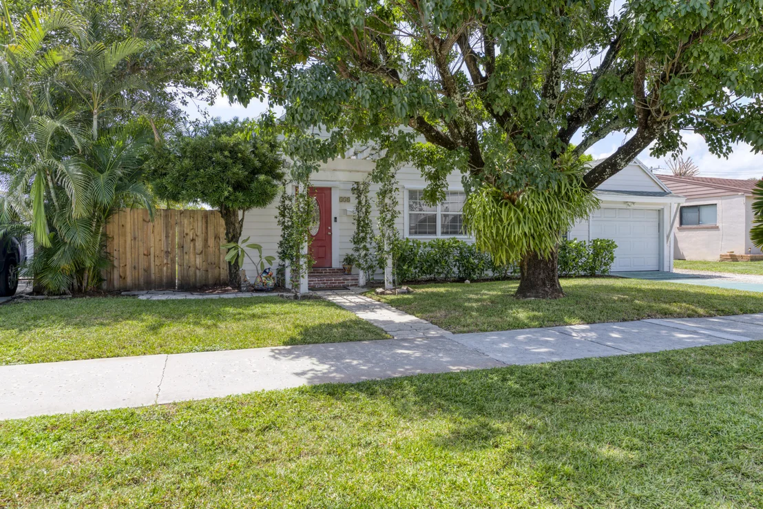 Photo of 338 Date Palm Drive