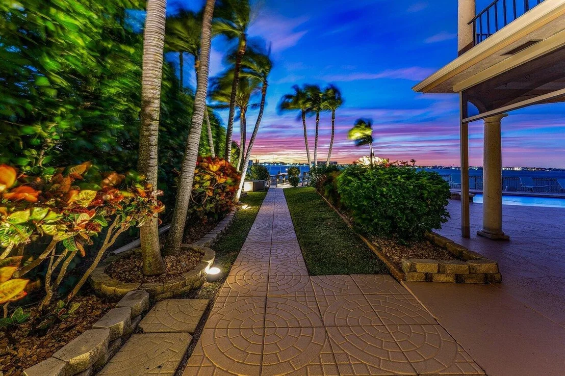 Photo of 1010 Pine Point Road