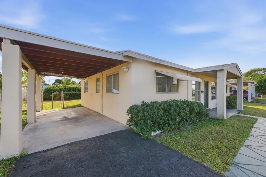 Photo of 4030 NW 3rd Way