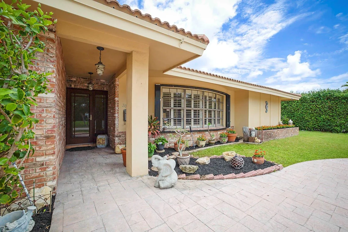 Photo of 3031 NE 45th Street