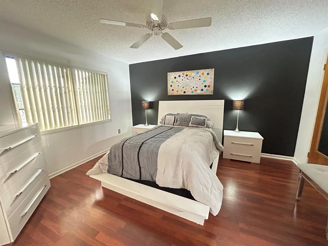 Photo of Unit B at 2737 Lowson B Boulevard