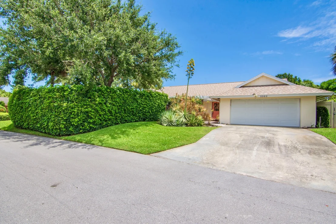 Photo of 1060 Clipper Road