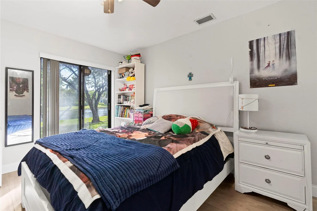 Photo of 2177 Montpeliar