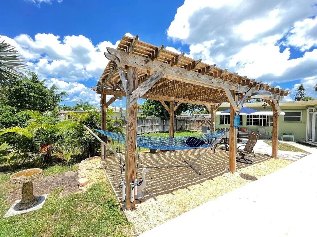 Photo of 886 Schumann Drive