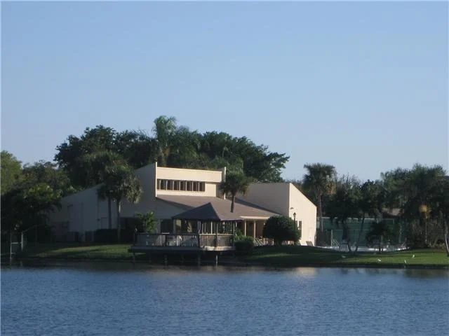 Photo of 5550 Mirror Lakes Boulevard