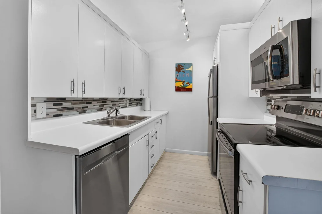 Photo of 4071 CORNWALL D