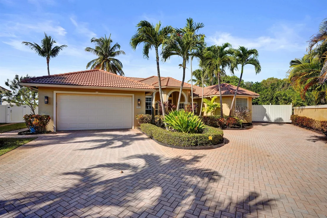 Photo of 603 N Cypress Drive