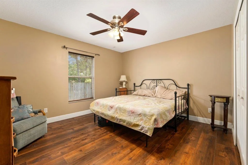 Photo of 5501 Pinetree Drive