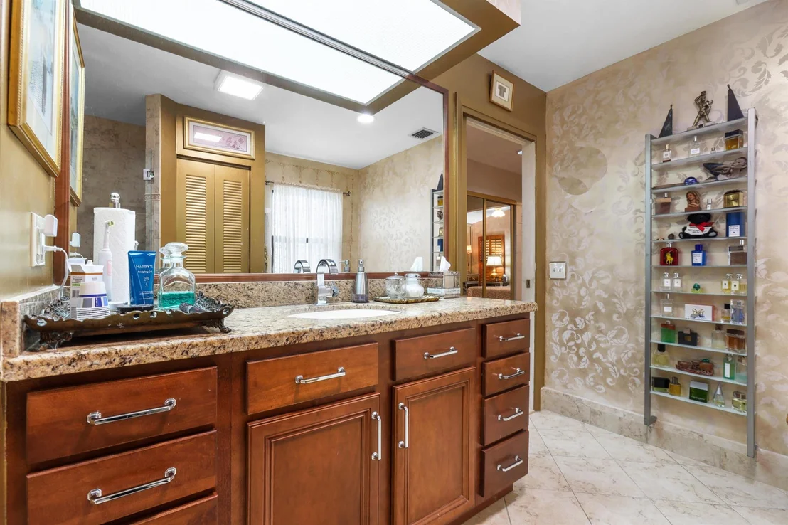 Photo of 2450 Riviera Drive