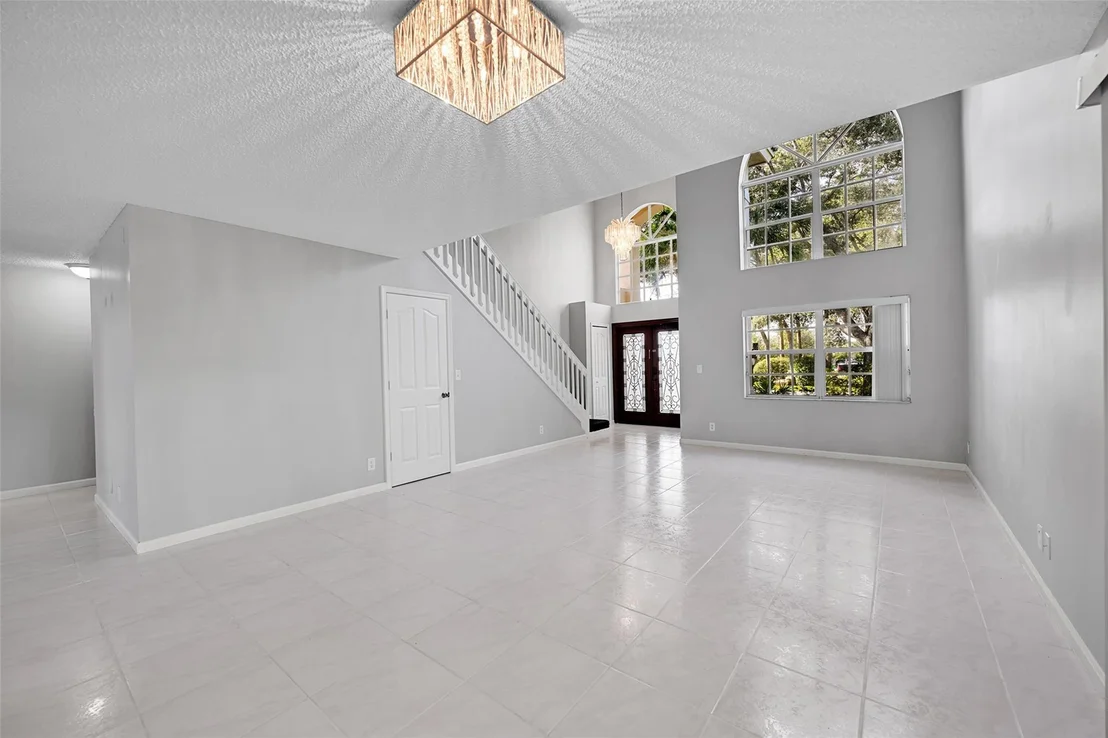 Photo of 10004 NW 57th Place