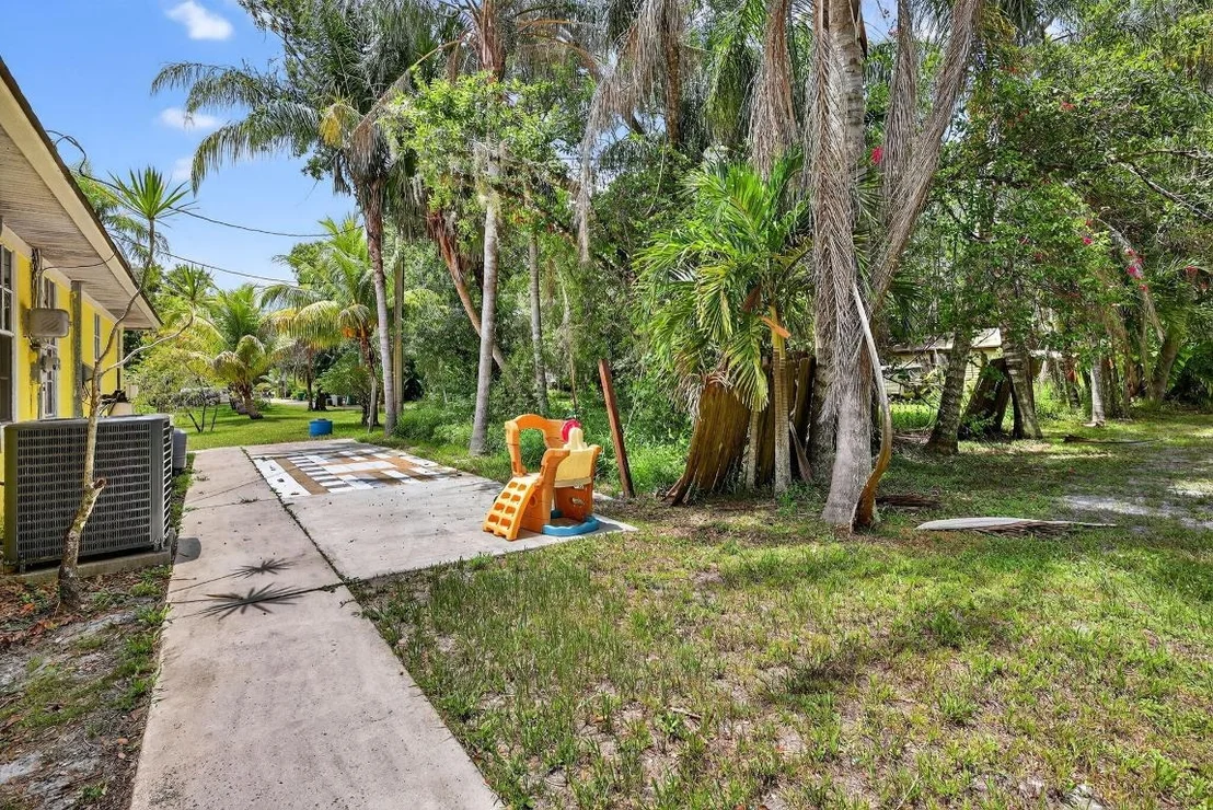 Photo of 600 Gopher Hill Road