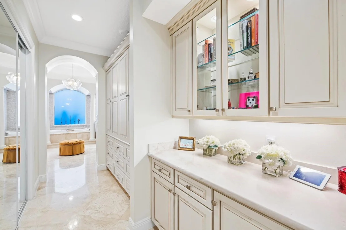 Photo of 3378 Bradenham Lane