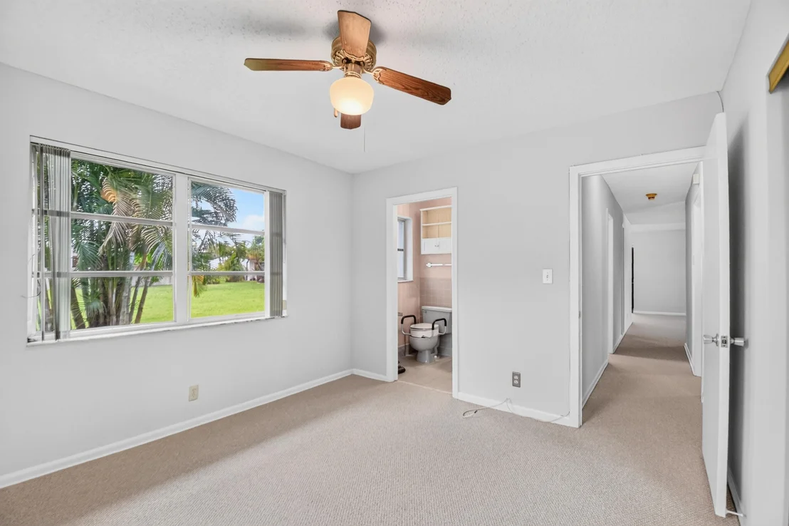 Photo of 129 GREENBRIER Drive