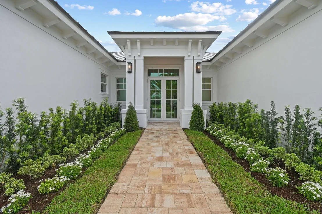 Photo of 3367 Cove Road