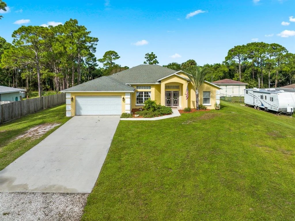 Photo of 5501 Pinetree Drive