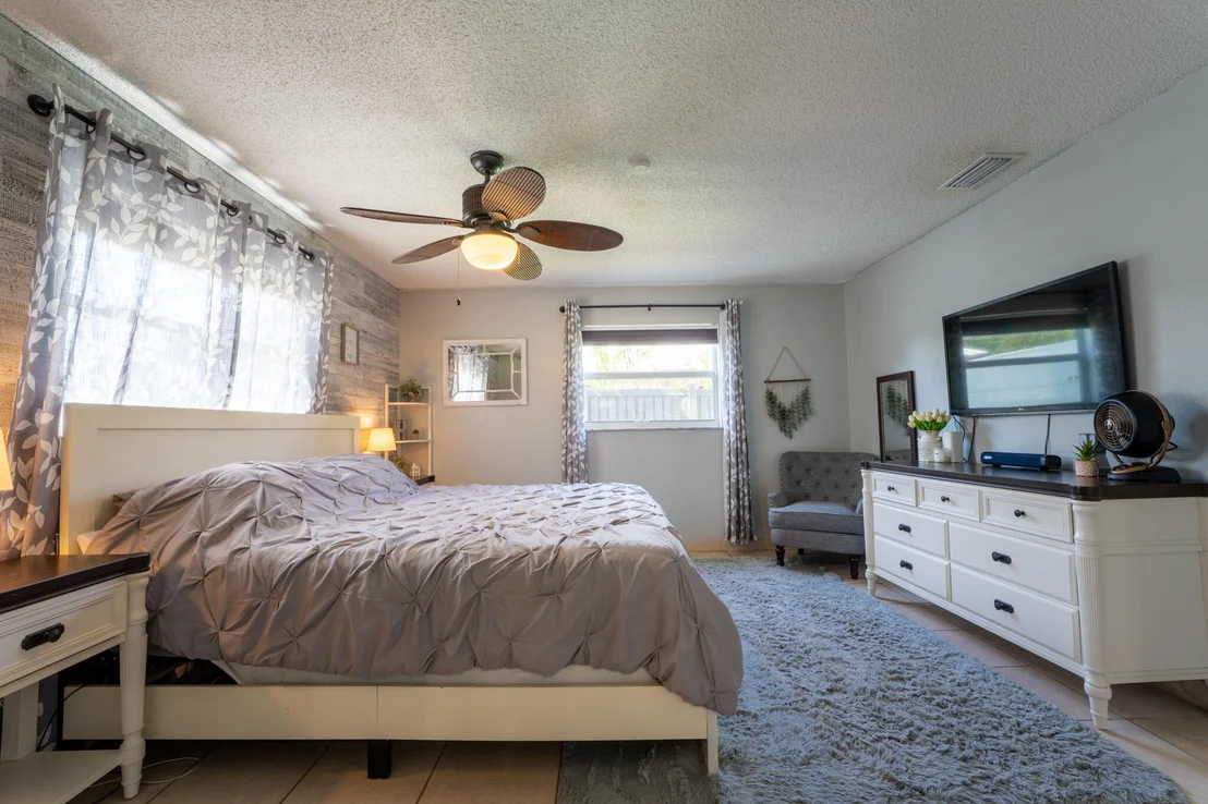 Photo of 325 18th Avenue