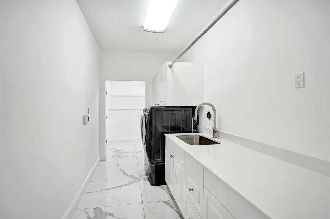 Photo of 4701 Pine Tree Drive