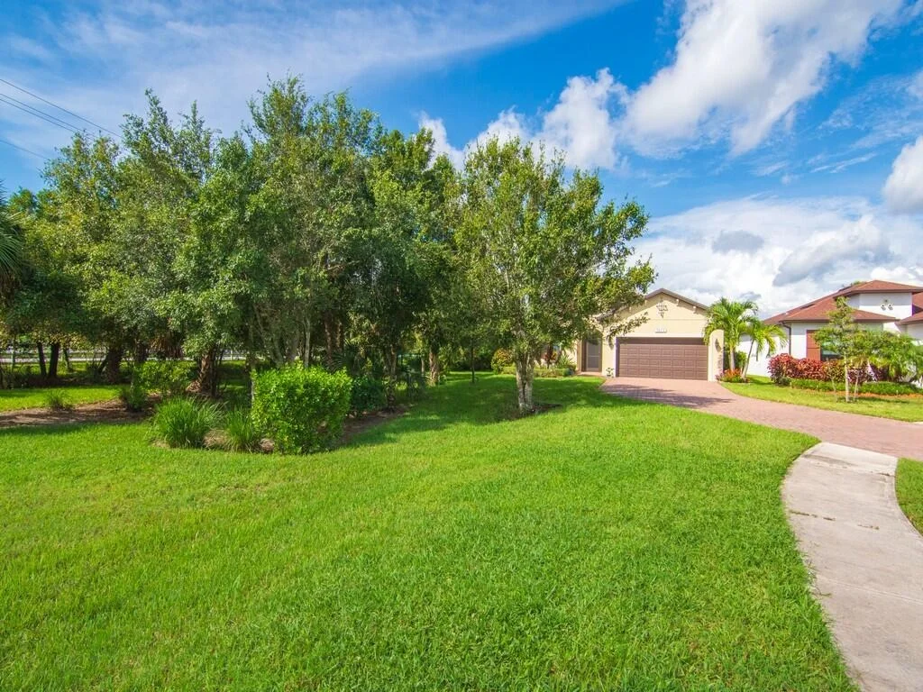 Photo of 1613 Willows Square