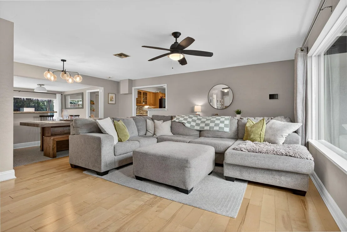 Photo of 1713 W River Drive