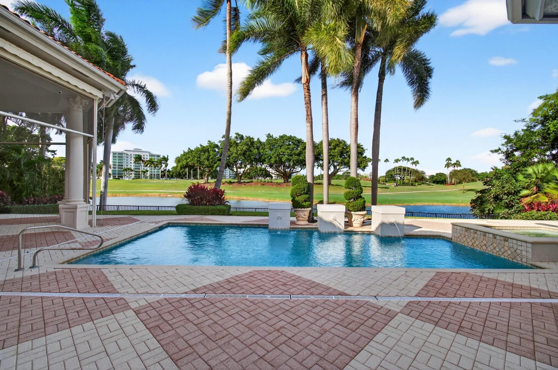 Photo of 331 MIZNER LAKE ESTATES Drive